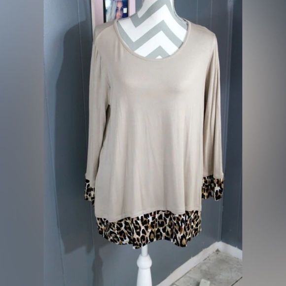 NWT Just A Touch Leopard Print Tunic - Picture 1 of 2